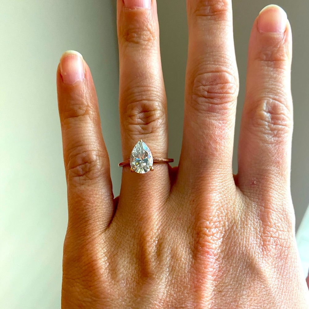 2 carat moissanite engagement ring